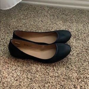 black flats